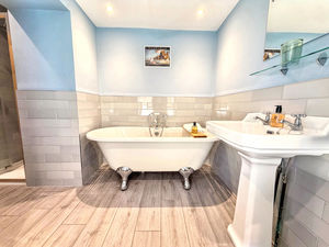 Photo 19- click for photo gallery